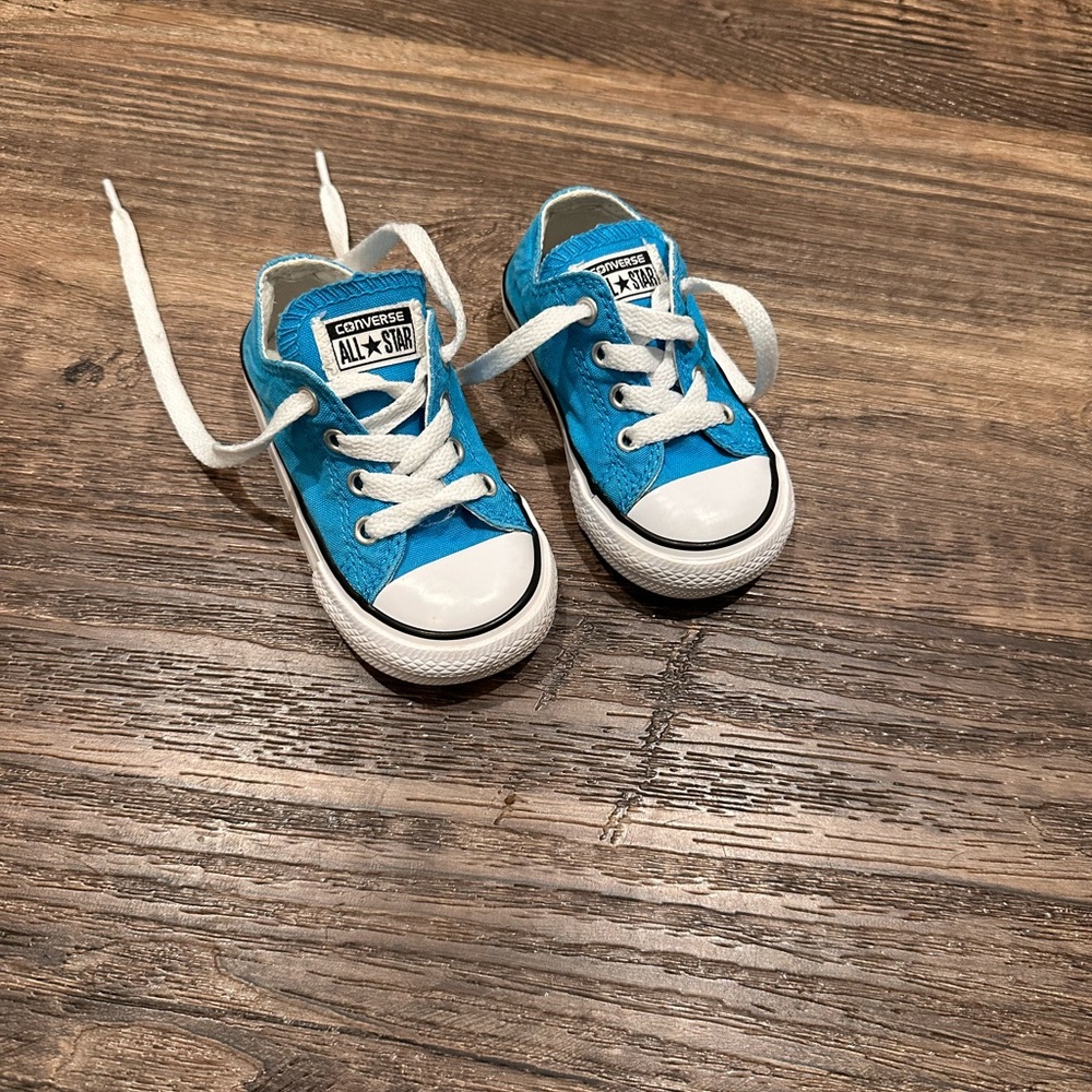 Toddler Converse Blue and White Low-Top Sneakers